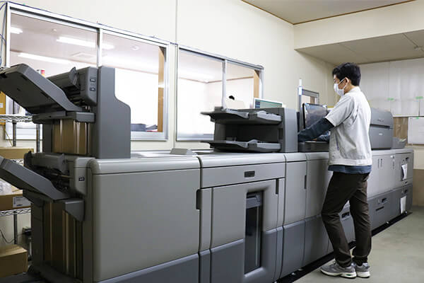 印刷製本は入船製本工房で対応